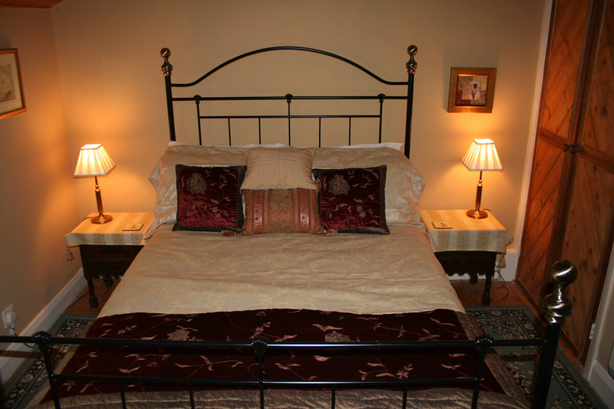Clydfan Cottage main bedroom